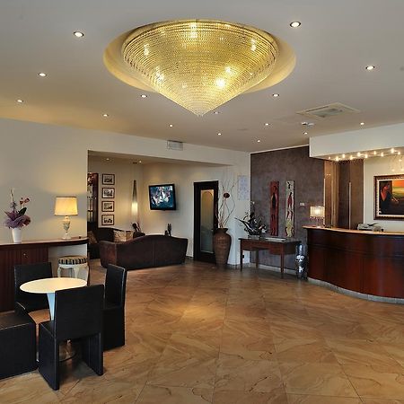 Hotel Bridge 벨레지아아지마리나 외부 사진